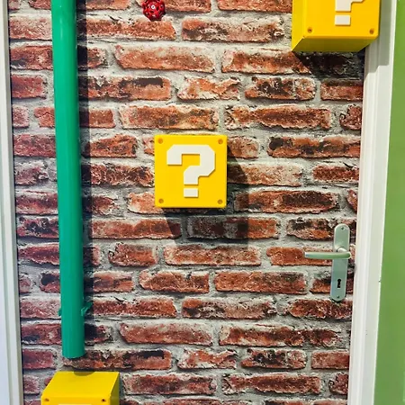 Retro Gaming Universe, Escape Game & Gameroom *