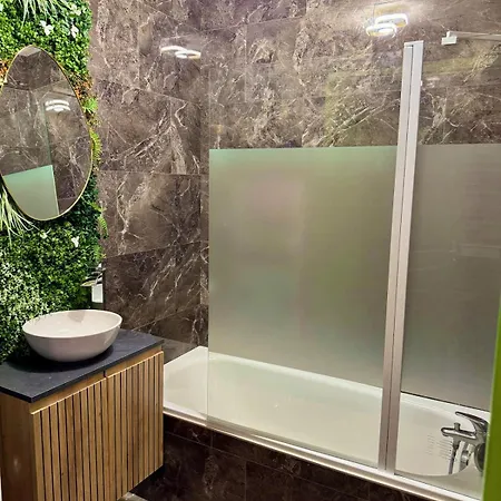 Retro Gaming Universe, Escape Game & Gameroom *